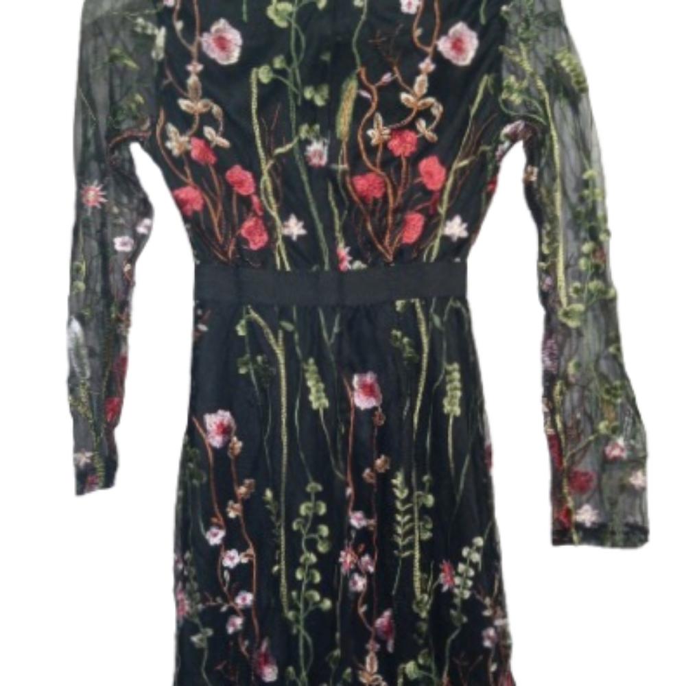 Milumia Floral Overlay Embroidered Round Neck Black Dress Size Small (4)